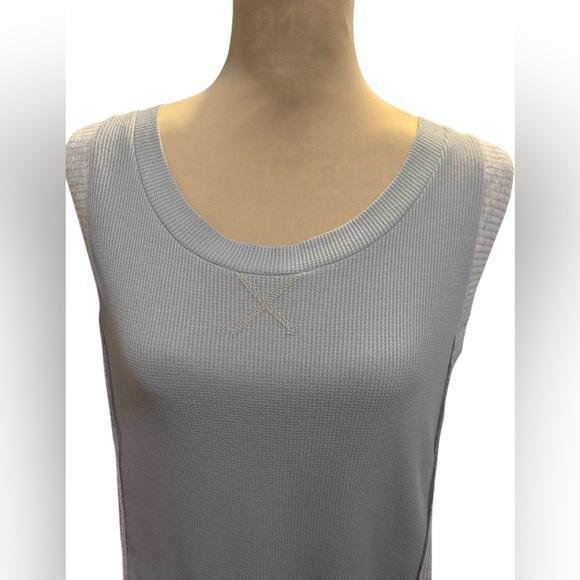 POL Ribbed and Waffle Knit Tank Top Women’s Size Large Gray Round Neck Zip Back - Picture 2 of 9